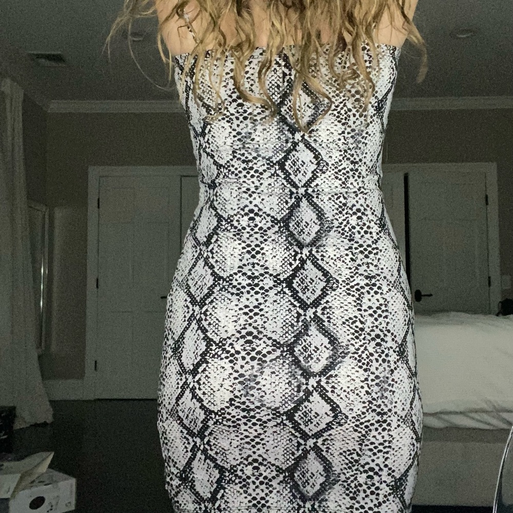 Python-Print Bodycon Dress - Picture 2 of 2